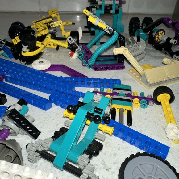 LEGO Technic Bulk 1lb 4oz Pounds Gears Bricks Wheels Teal Yellow Blue Grey Black - Picture 2 of 4